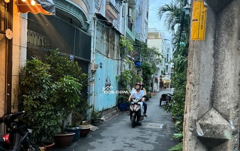 Bán Nhà 3 mặt thoáng Kinh doanh, Phường 7, Tân Bình, 65m2, 2 Tầng, 3PN. Giá Chỉ 5.5 tỷ TL.